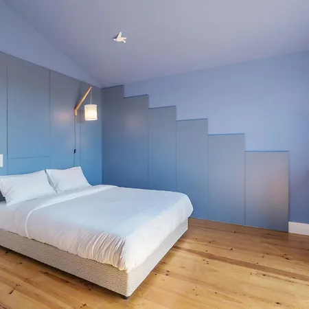 Apartment Seagull Attic W/ Stunning View & Balcony Porto